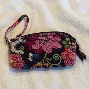 Vera Bradley wristlet bag. In great condition